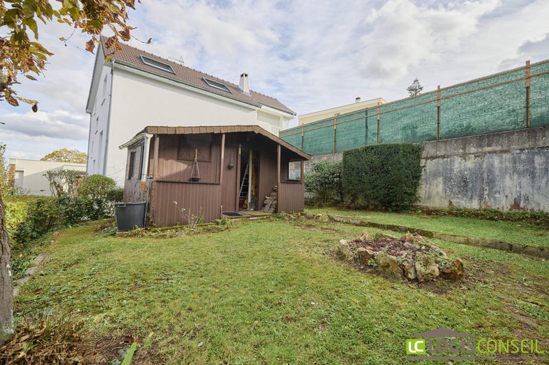 Maison traditionnelle - 165 m² - 8 pièces