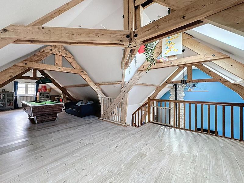 Maison - 247 m² - 8 pièces