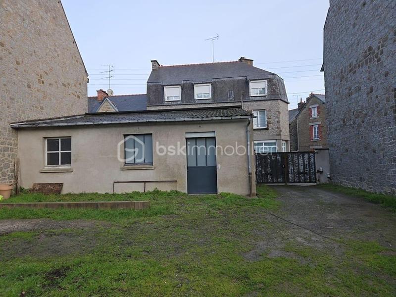 Maison - 266 m² - 10 pièces