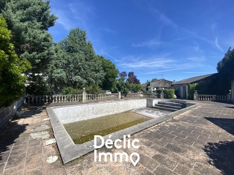 Maison - 249 m² - 7 pièces