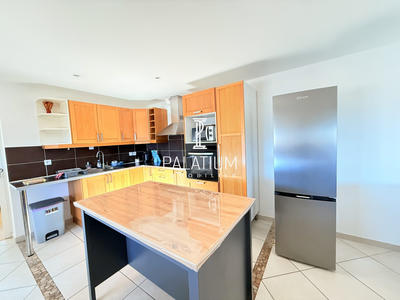 Maison - 230 m² - 7 pièces