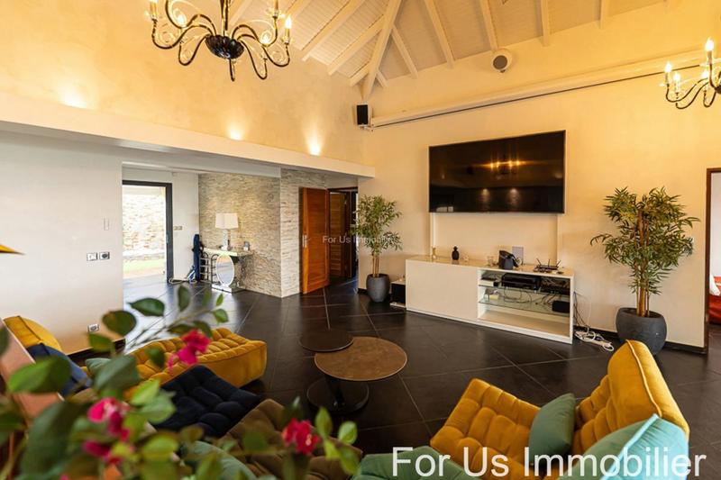 Villa - 271 m² - 8 pièces