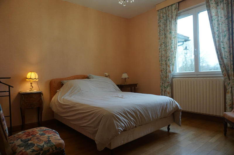 Maison - 200 m² - 8 pièces