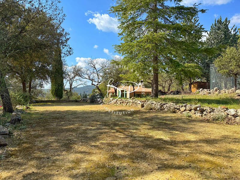 Maison - 301 m² - 13 pièces