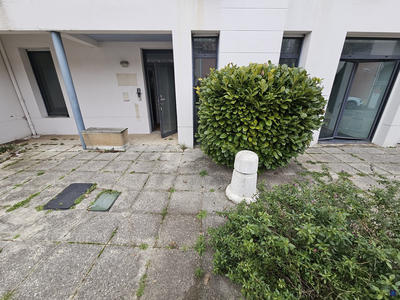 Local commercial - 138 m² - 10 pièces