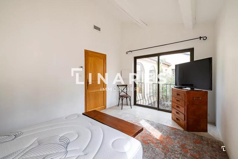 Maison - 210 m² - 5 pièces