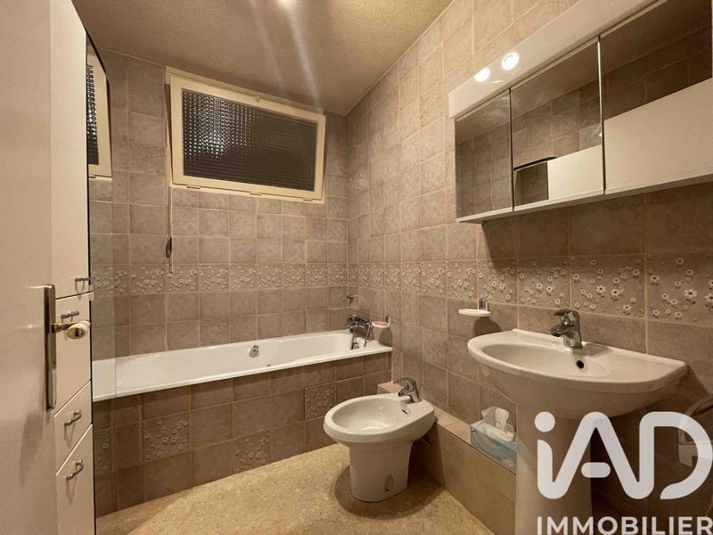 Appartement - 90 m² - 5 pièces