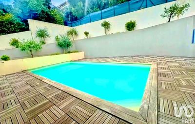 Appartement - 80 m² - 4 pièces