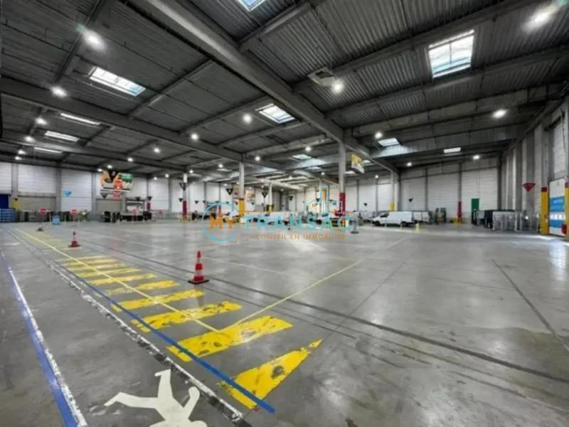 Entrepôt - 9 456 m²
