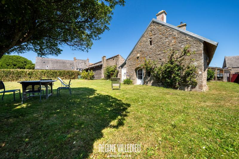 Maison - 296 m² - 11 pièces