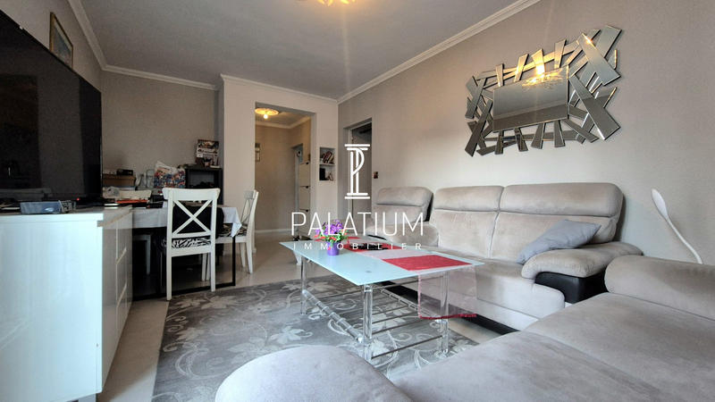 Appartement - 93 m² - 5 pièces