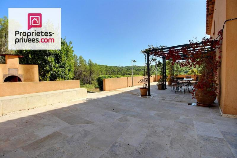 Villa - 240 m² - 7 pièces