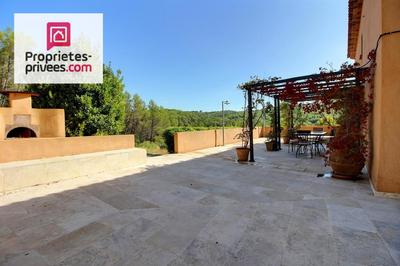 Villa - 240 m² - 7 pièces