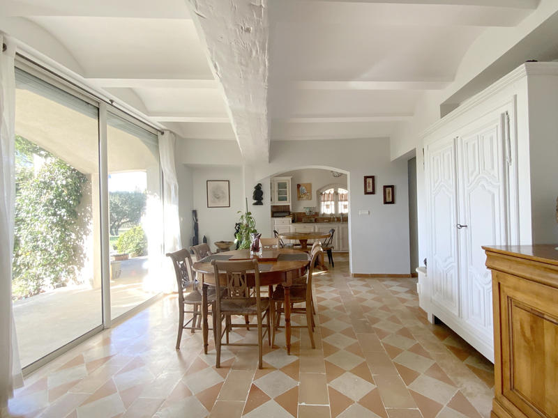 Maison - 273 m² - 6 pièces