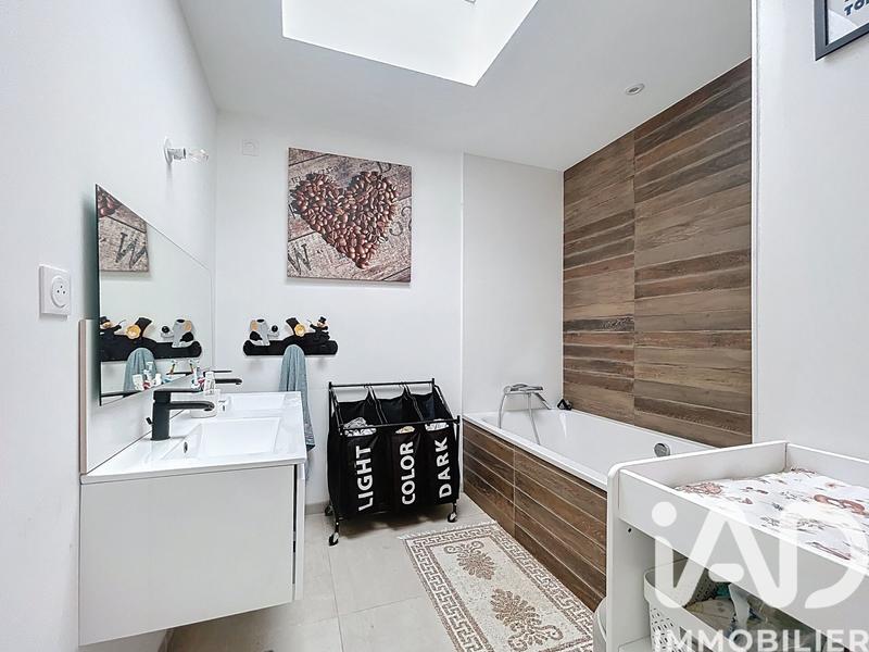 Maison - 177 m² - 7 pièces