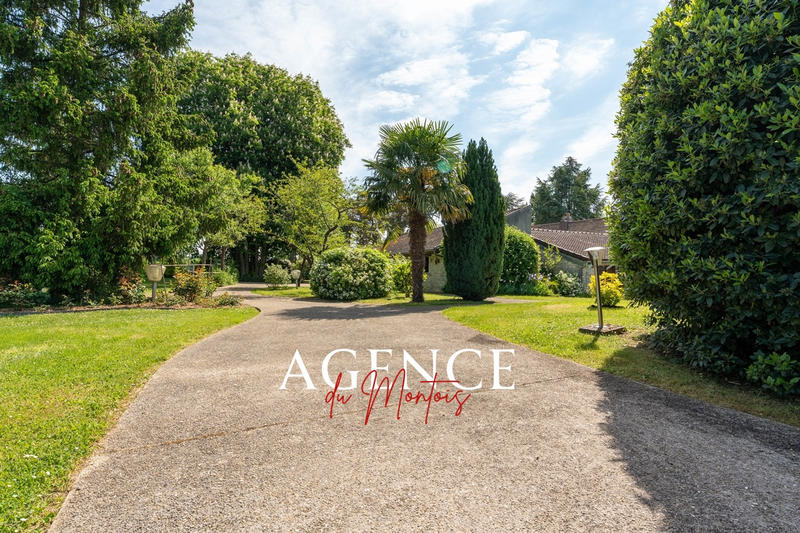 Maison - 203 m² - 7 pièces