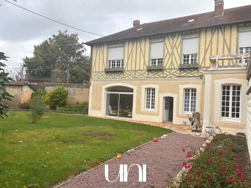 Maison - 208 m² - 8 pièces