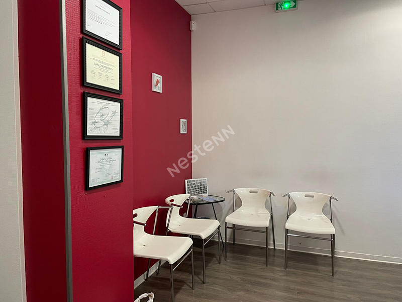 Bureau - 137 m² - 5 pièces