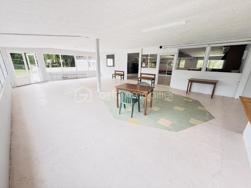 Maison - 380 m² - 4 pièces