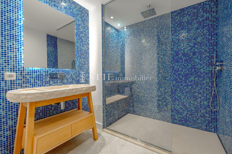 Villa - 370 m² - 6 pièces