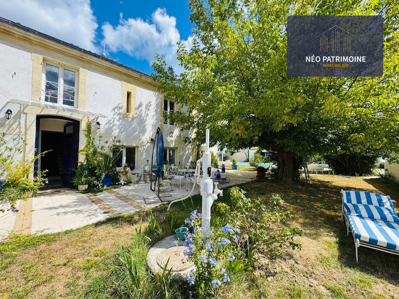 Maison ancienne - 300 m² - 12 pièces