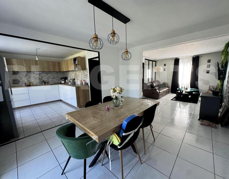 Pavillon - 98 m² - 5 pièces