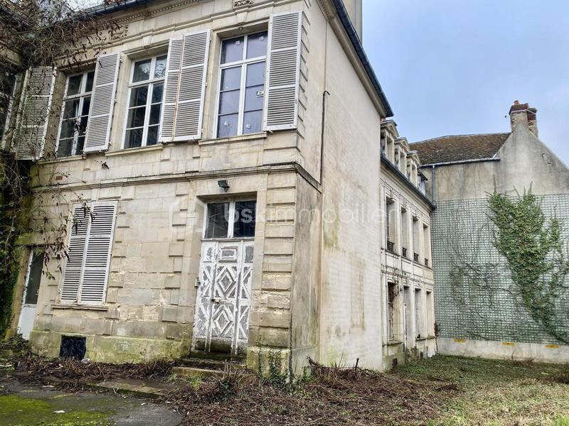 Immeuble - 1 340 m² - 33 pièces