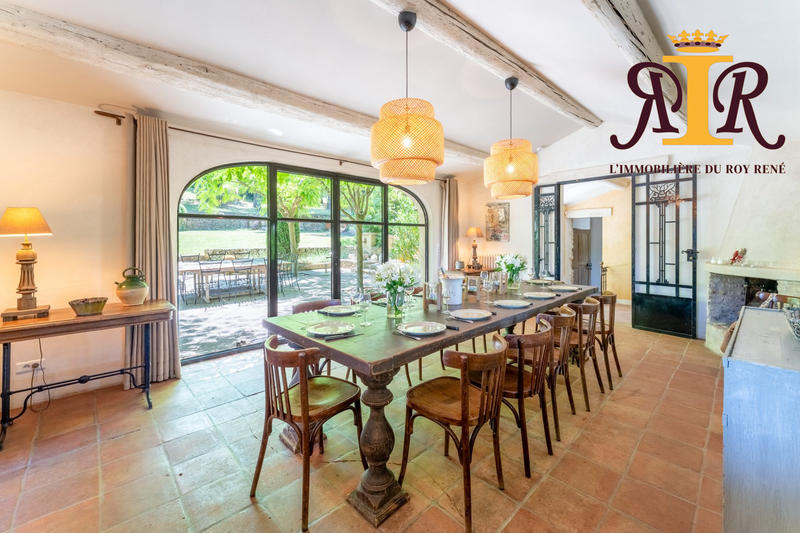 Bastide - 450 m² - 12 pièces