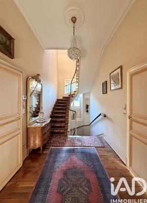 Maison - 246 m² - 6 pièces