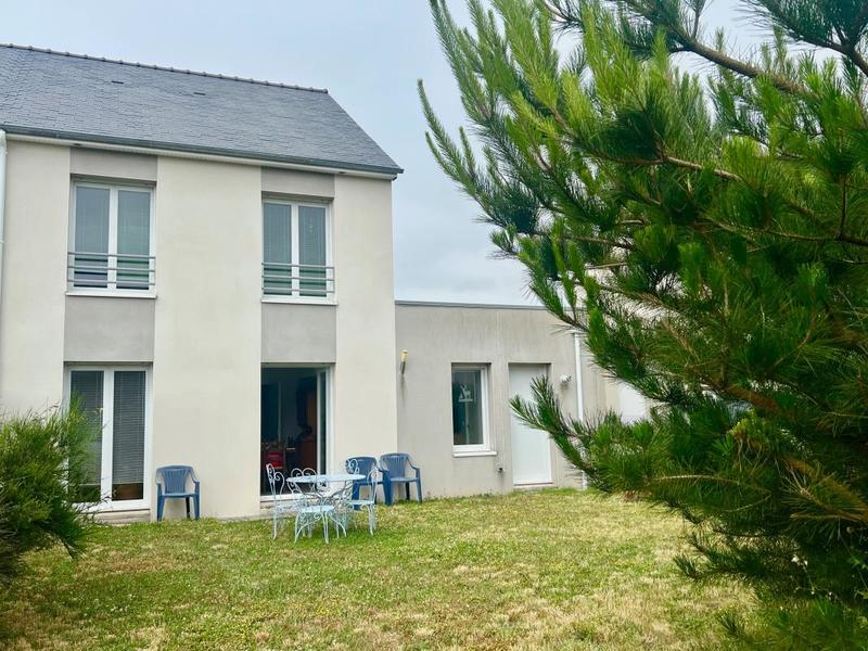 Maison - 93 m² - 5 pièces
