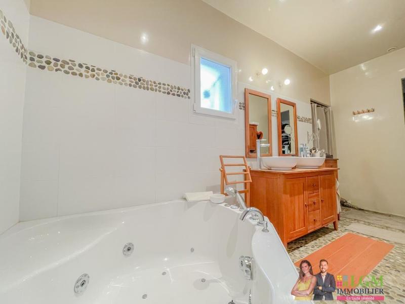 Villa - 384 m² - 7 pièces