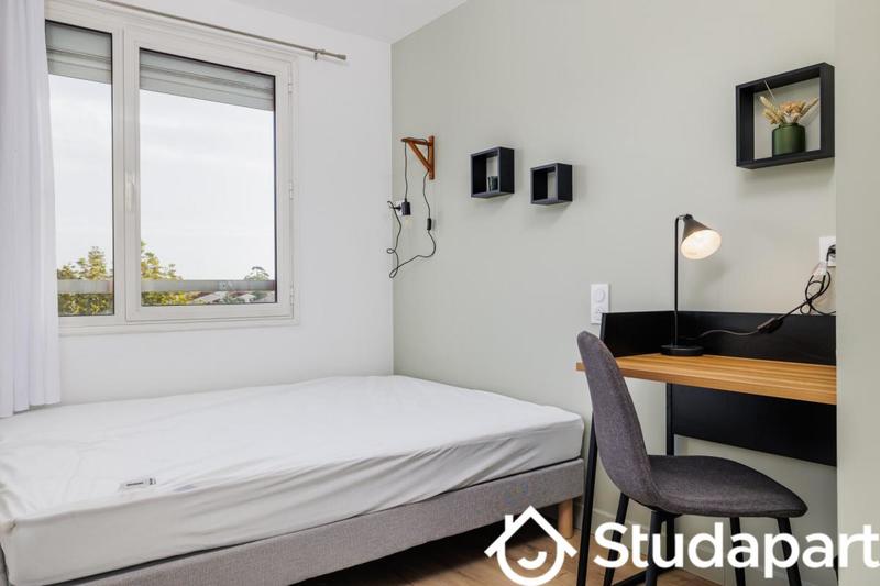 Chambre - 12 m² - 1 pièce