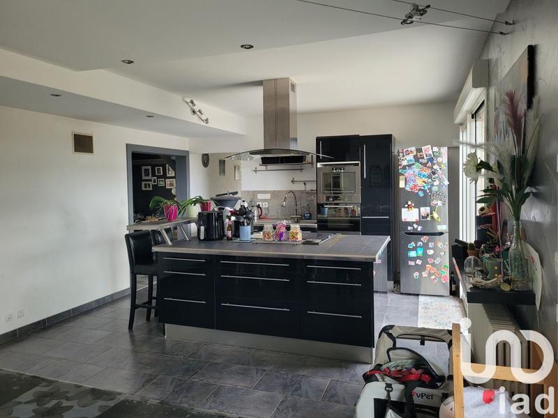 Maison - 248 m² - 8 pièces