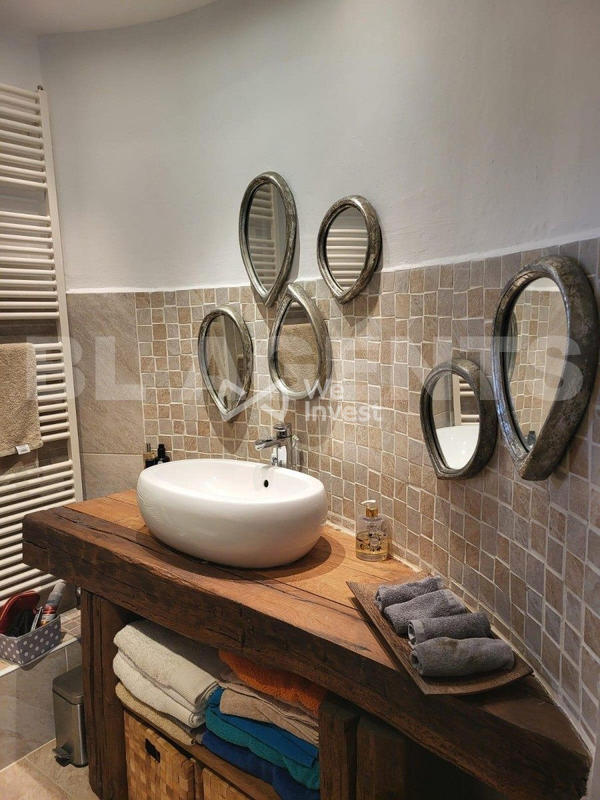 Maison - 261 m² - 8 pièces