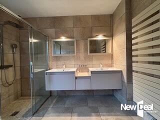 Maison - 230 m² - 7 pièces