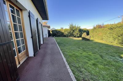 Maison - 155 m² - 9 pièces