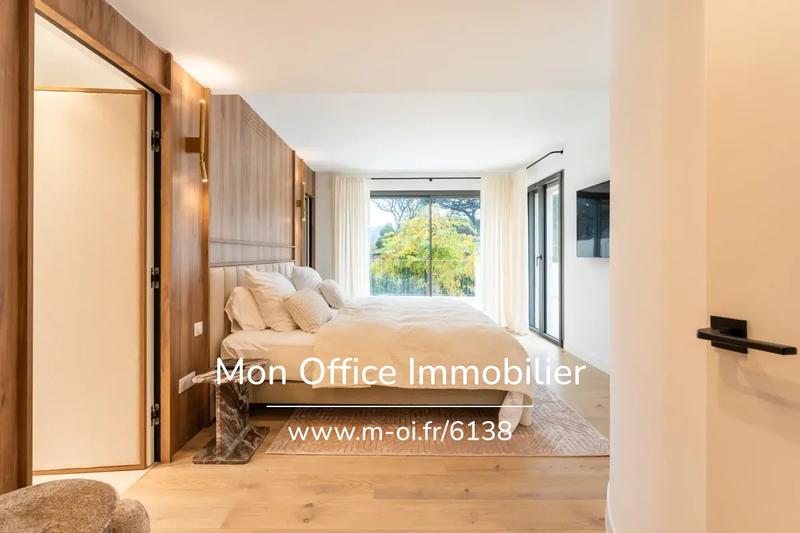 Propriété - 230 m² - 7 pièces