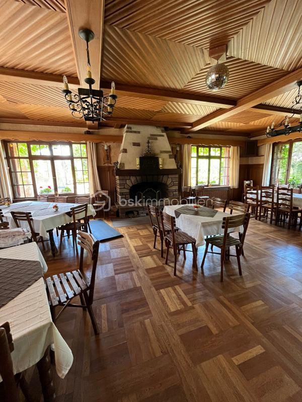 Demeure - 750 m² - 10 pièces