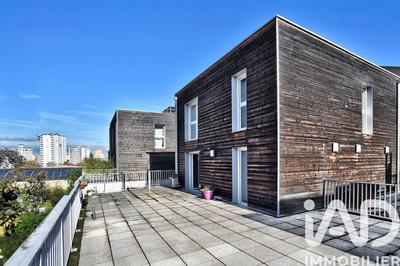 Appartement - 100 m² - 4 pièces