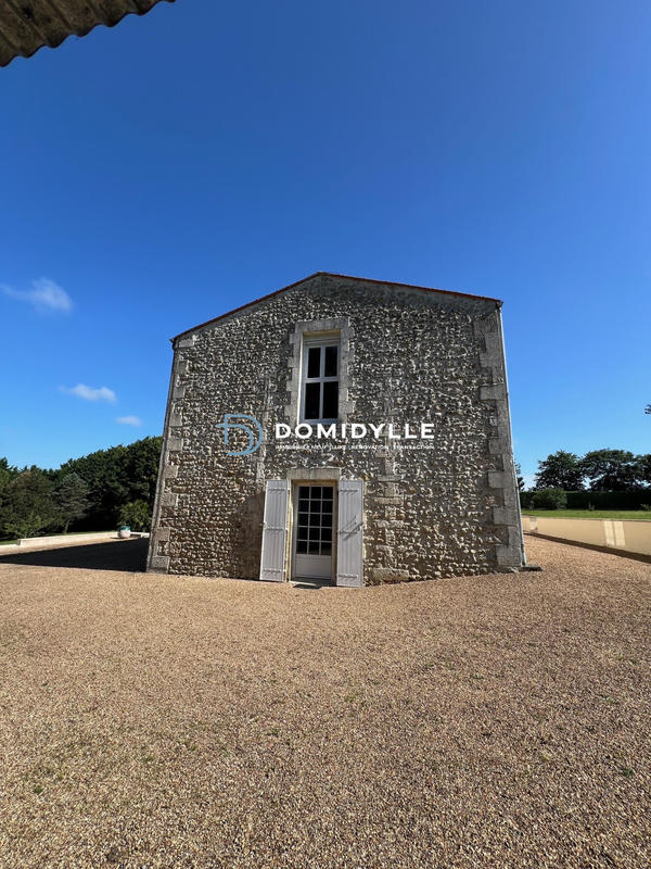 Propriété - 220 m² - 7 pièces