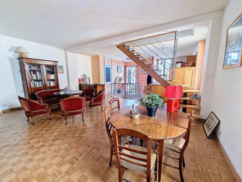 Maison - 197 m² - 6 pièces