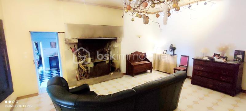 Demeure - 234 m² - 8 pièces