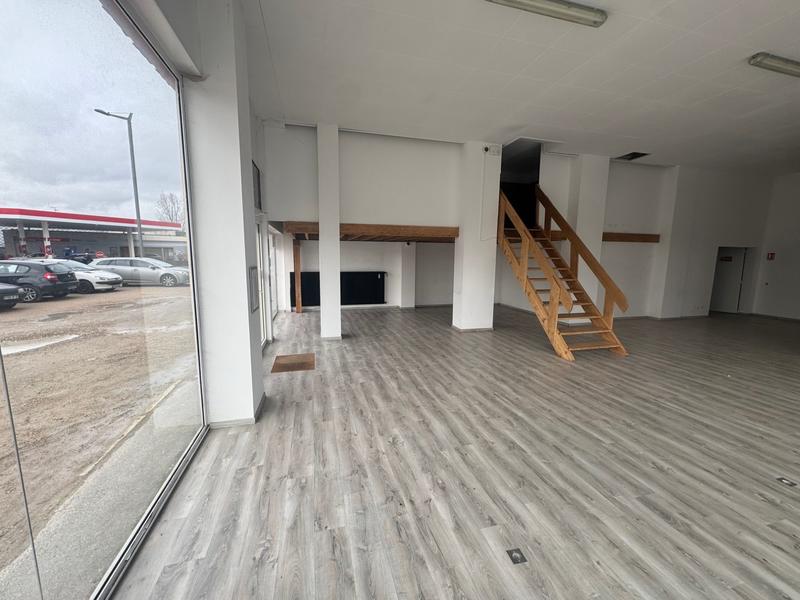Local commercial - 154 m² - 2 pièces