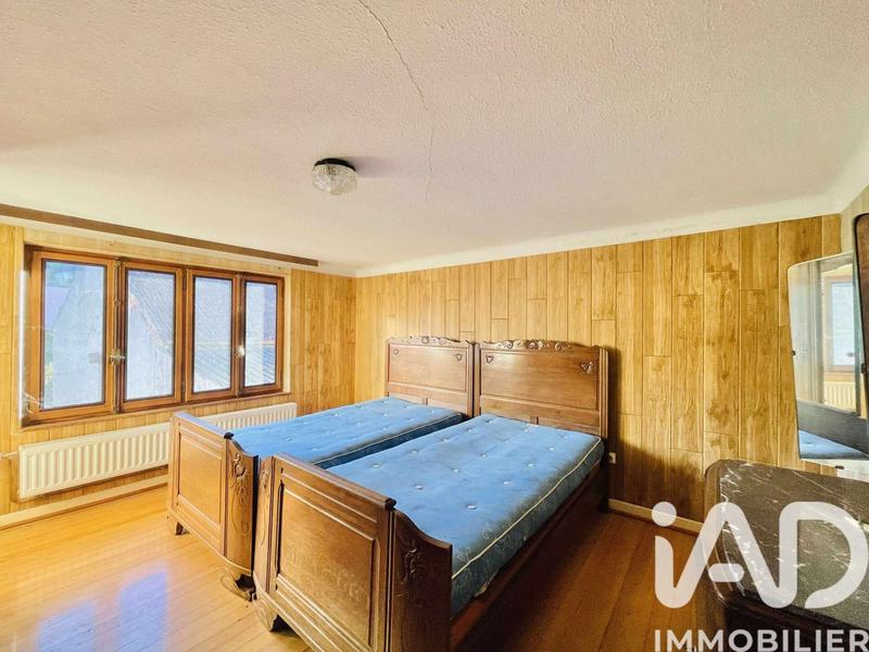 Maison - 143 m² - 9 pièces