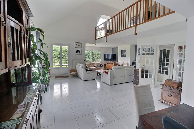 Maison - 180 m² - 7 pièces