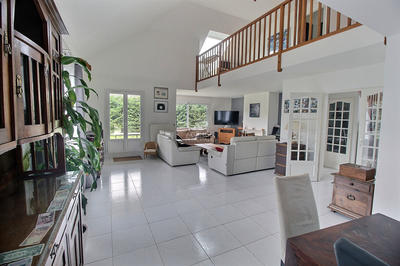 Maison - 180 m² - 7 pièces