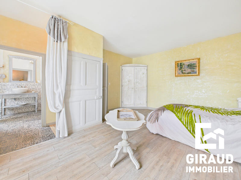 Maison - 208 m² - 7 pièces