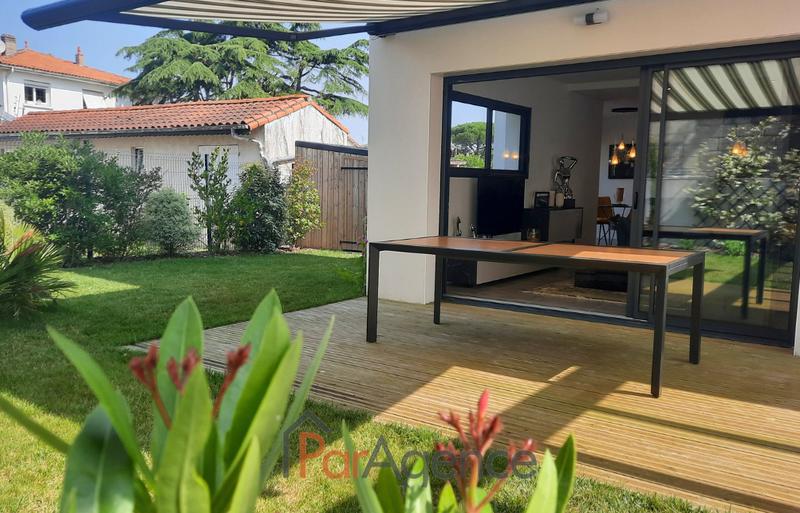 Maison - 104 m² - 4 pièces