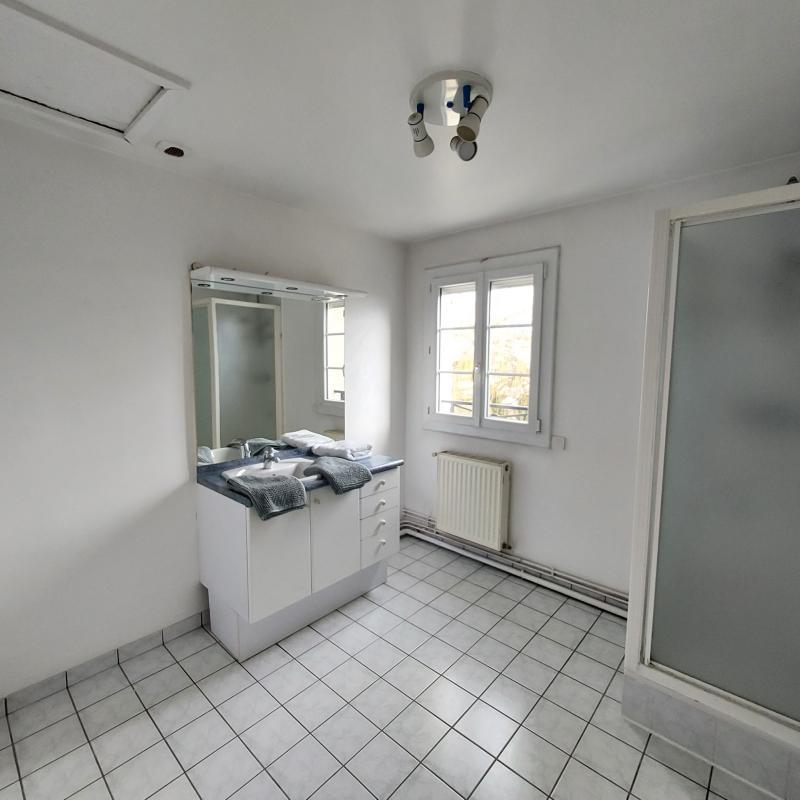 Maison - 147 m² - 6 pièces