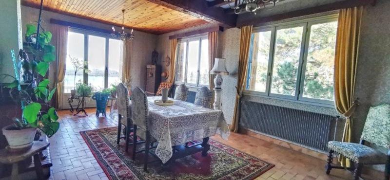 Maison - 213 m² - 6 pièces